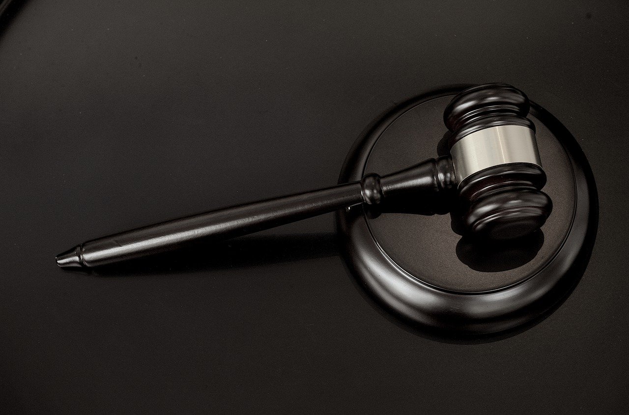 EL DERECHO PENAL, UN MECANISMO DE ATAQUE AL MONOPOLIO DE LA FUERZA LEGAL